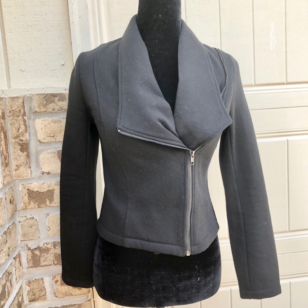 NWOT Forever21 Elegant zip jacket